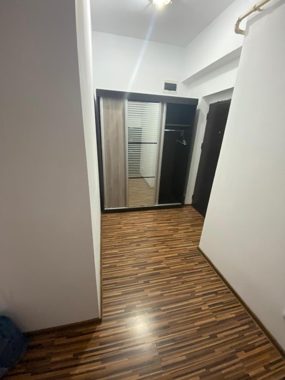 Rim1 Apartment Pitesti Bagian luar foto