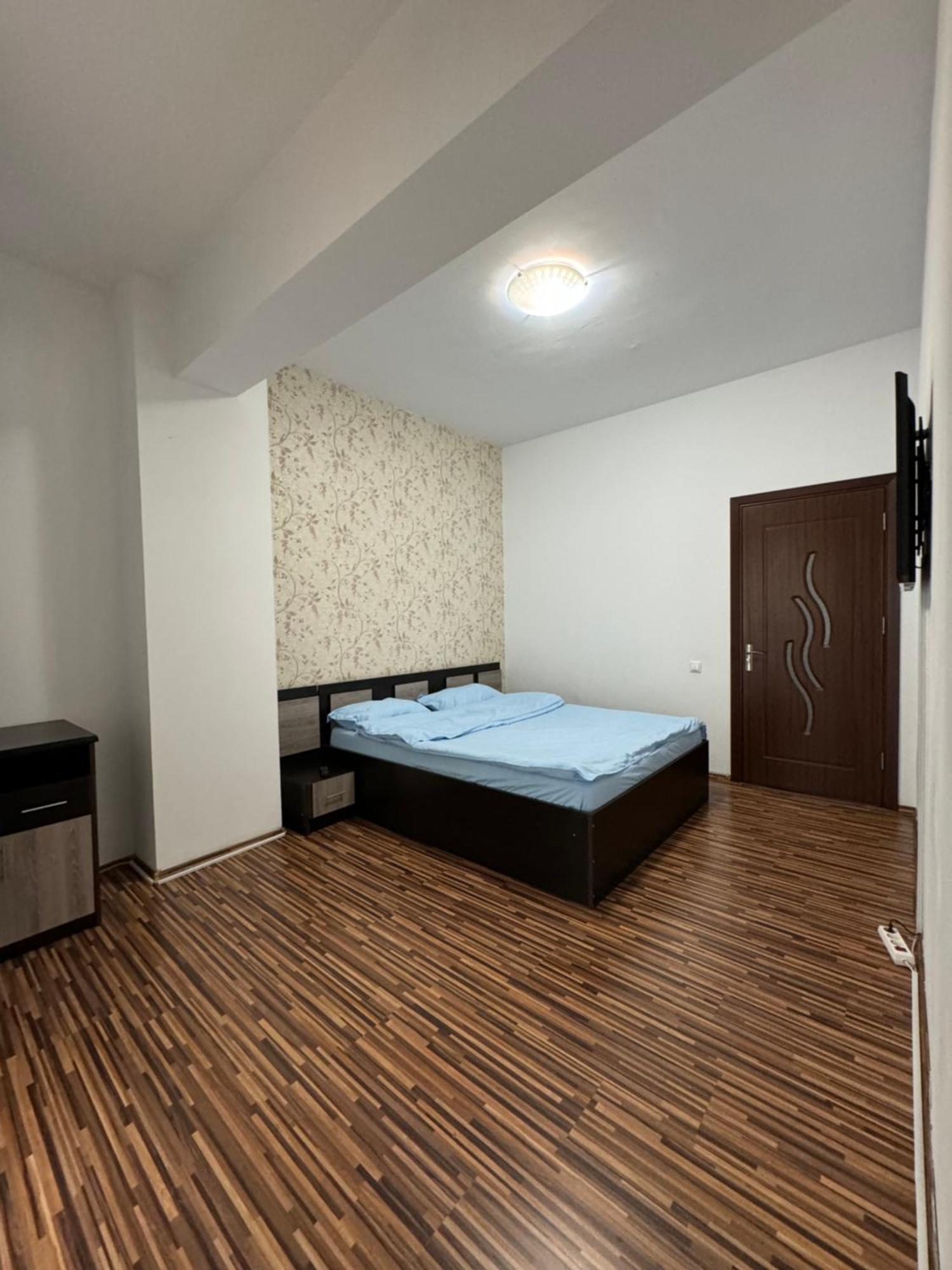 Rim1 Apartment Pitesti Bagian luar foto